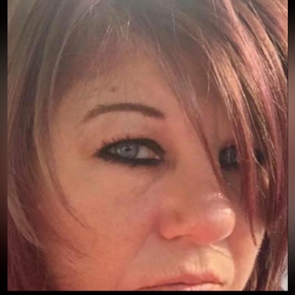 Meet your Posher, Sandy - Picture 2 of 6